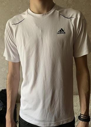 Футболка adidas