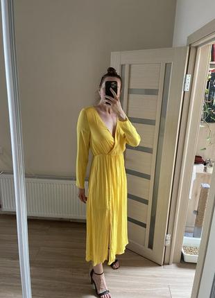 Плаття довге з розрізом