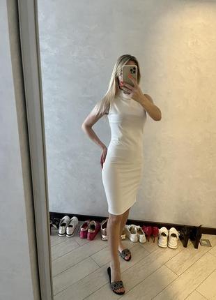 Трикотажное белое платье миди1 фото
