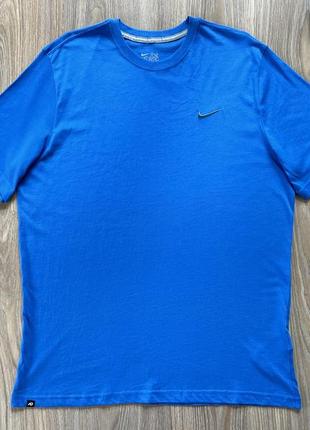 Мужская однотонная хлопковая футболка nike regular fit2 фото