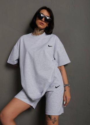 Жіночий спортивний костюм зі значком nike3 фото