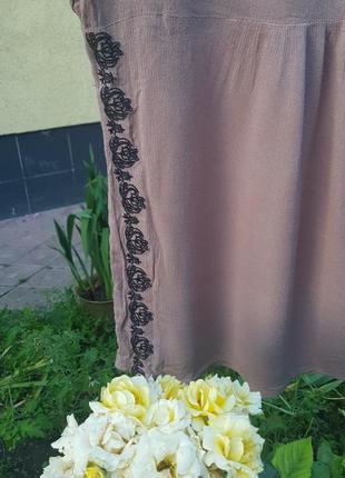 Шикарна елегантна блуза з вишивкою вишиванка з китицями мокко ravin5 фото