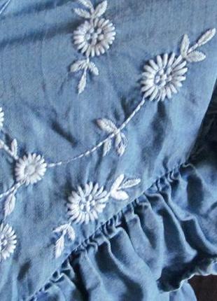 Літня джинсова сукня з вишивкою на пишні форми7 фото