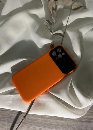 Чохол оранжевого кольору для iphone 12 pro