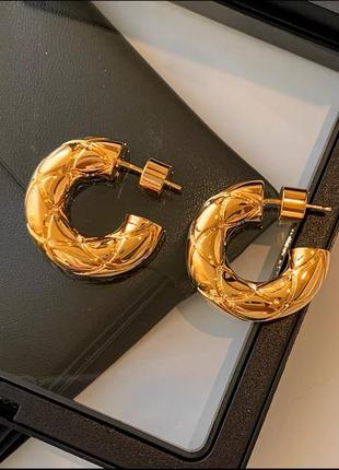 Сережки в стилі balenciaga