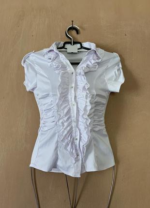 Блуза сорочка білосніжна з рюшками