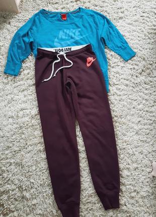 Классные спортивные штаны в бордовом цвете, trail nike just do it., p. m-l