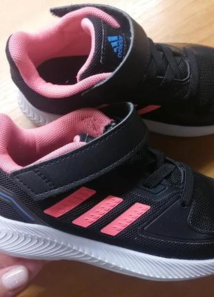 Кроссовки adidas 25.5-26 р. на девочку