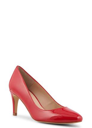 Червоні лакові шкіряні класичні туфлі човники на підборах minelli 36 37 розмір