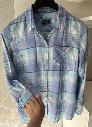 Блакитна сорочка в клітинку з натуральної тканини