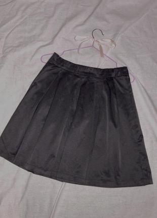 Атласна спідниця