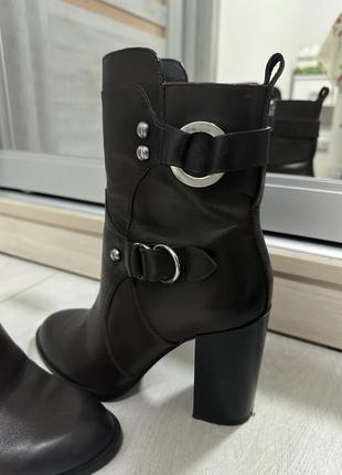 Сапожки zara