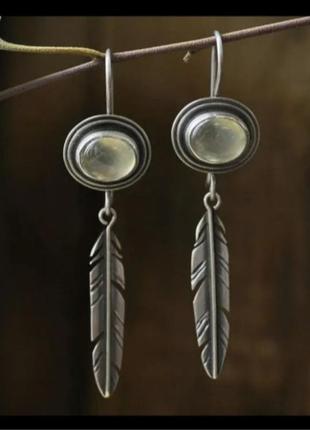 Оригінальні сережки з пір'ям у бохо етно хіпі стилі