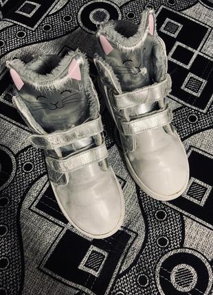 Стильні черевики снікерси хайтопи з кішками на хутрі