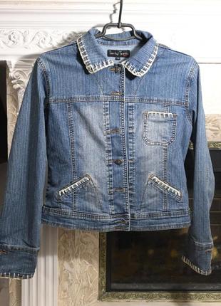 Куртка джинсовая синяя на пуговицах фирмы twenty twenty.