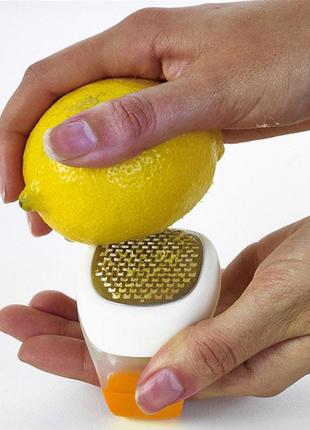 Терка кухонная ручная мелкая на руку с контейнером для сыра шоколада чеснока и цедры лимона