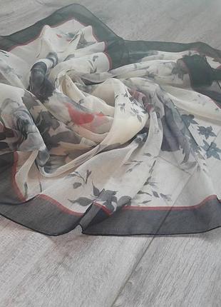 Жіночий хустку від фірми scarf (італія)