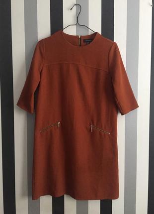 Красивое платье кирпичного цвета