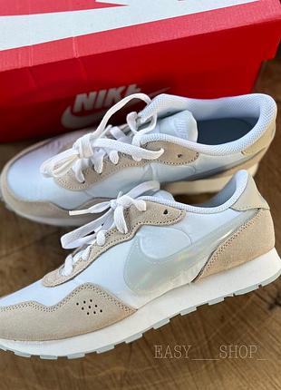 Кроссівки nike жіночі