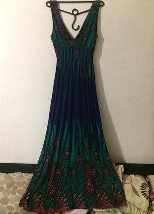 Длинный сарафан платье с принтом павлиное перо1 фото