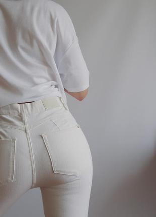 Женские шорты бермуды джинсовые белые молочные4 фото