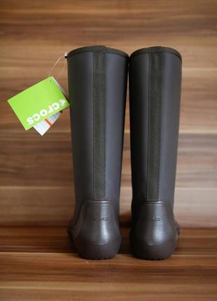 Сапоги резиновые женские высокие crocs rainfloe tall boot espresso5 фото