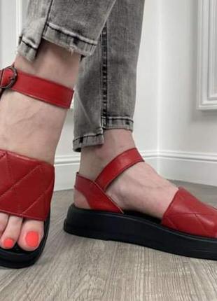 Босоножки кожаные