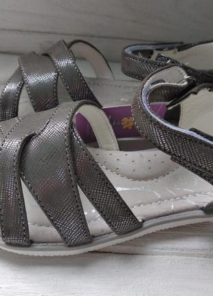 Босоніжки tomm