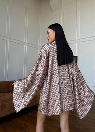 Шелковый костюм в принт кимоно и шорты10 фото