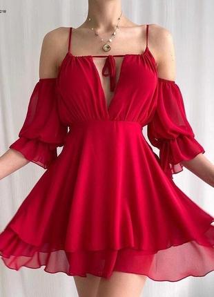 Літня червона сукня