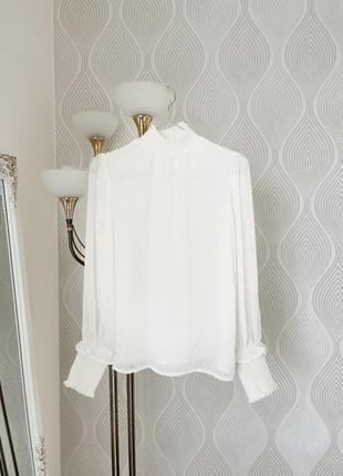 Молочная блуза на длинный рукав в размере s от бренда ovs