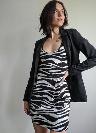 Платье мини в анималистичный принт h&m s/m6 фото
