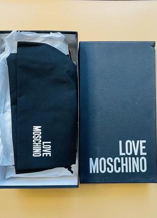 Элегантные кожаные туфли серебристого цвета бренда love moschino. оригинал2 фото