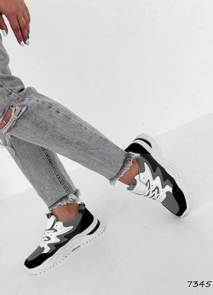 Серые с белым черным комбинированные кроссовки с сеткой в сетку на белой толстой подошве4 фото