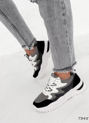 Серые с белым черным комбинированные кроссовки с сеткой в сетку на белой толстой подошве3 фото