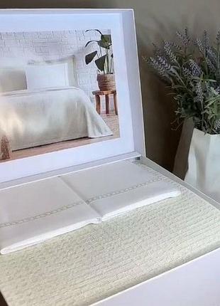 Постільна білизна tivolyo home rio brodery krem піке делаксатин з вафельним покривалом євро