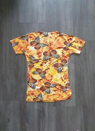 Яркая футболка с бабочками, размер м2 фото