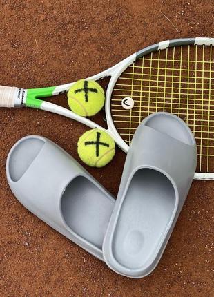 Шльопанці гладкі сірі