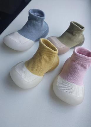 Капці шкарпетки з силіконовою підошвою тапки босоніж антиковзання для хлопчиків і дівчаток, літнє взуття3 фото