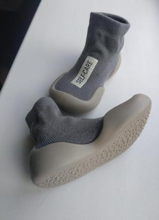 Капці шкарпетки з силіконовою підошвою тапки босоніж антиковзання для хлопчиків і дівчаток, літнє взуття2 фото