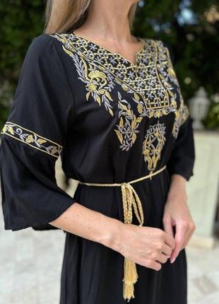 Этническое эксклюзивное длинное сатиновое платье платья вышиванка