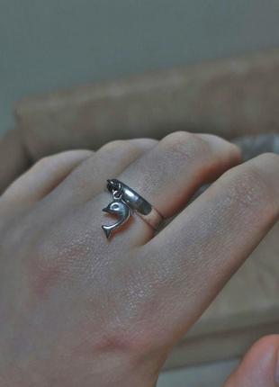 Серебряное кольцо с подвеской