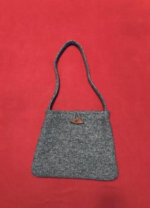 Серая сумка с одной ручкой как новая шерсть