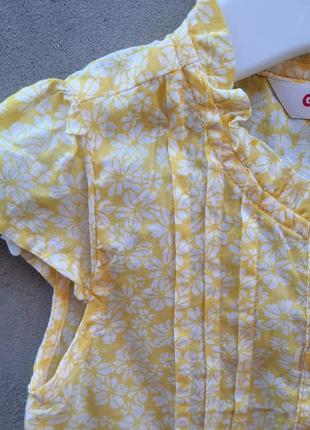 Жовта сорочка в квітковий принт на 6-12 місяців3 фото