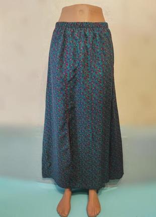 Длинная юбка с разрезом, ткань штапель.