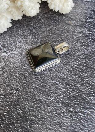 Підвіс гематит натуральний підвісок кулон квадрат з натуральним гематитом в сріблі.індія.4 фото