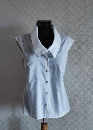 Легкая блуза с необычным воротником.1 фото