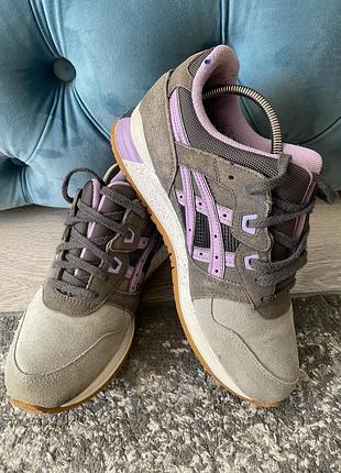 Кроссовки asics