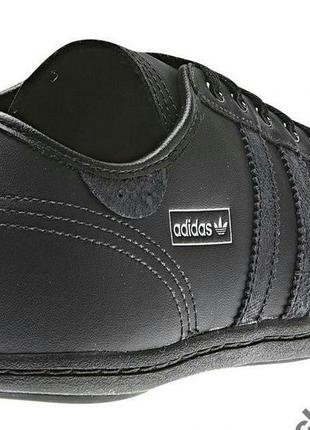 Мужские кроссовки

adidas originals plimsalao6 фото