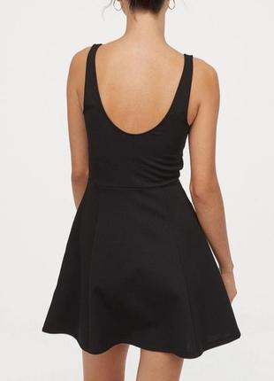 Маленькое черное платье в рубчик2 фото